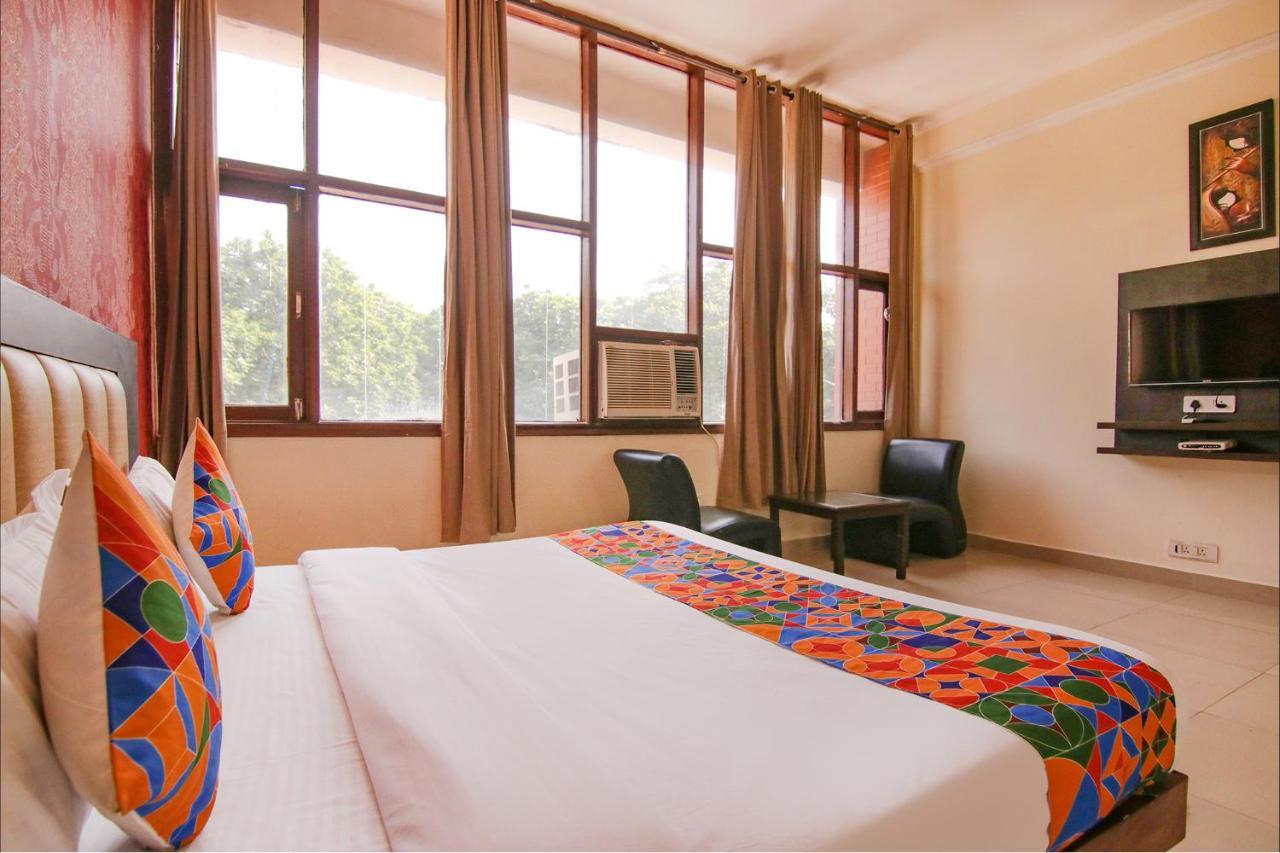 Fabhotel Town Pride Sohana Exterior photo